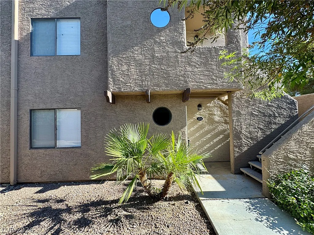 2 bed, 2.0 bath, 896 sqft, $1,250 — Photo 1