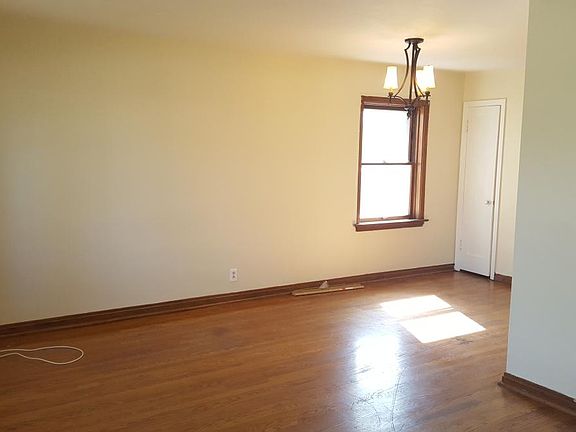 2nd image of 8340 Braddock Dr