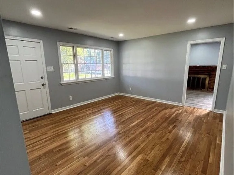 8307 Trout Ln — Photo 6
