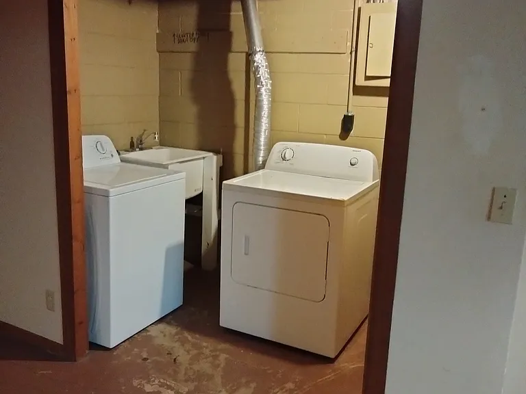 2149 Woodleaf St — Photo 7