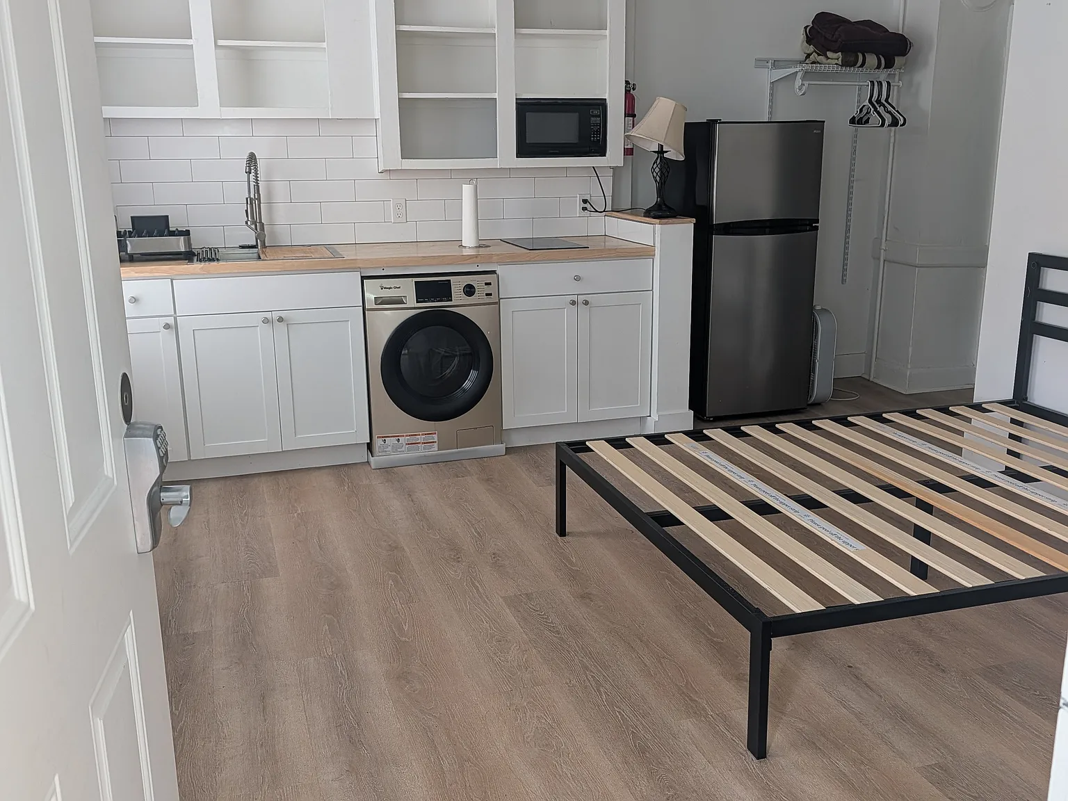 Studio, 300 sqft, $1,375 — Photo 3