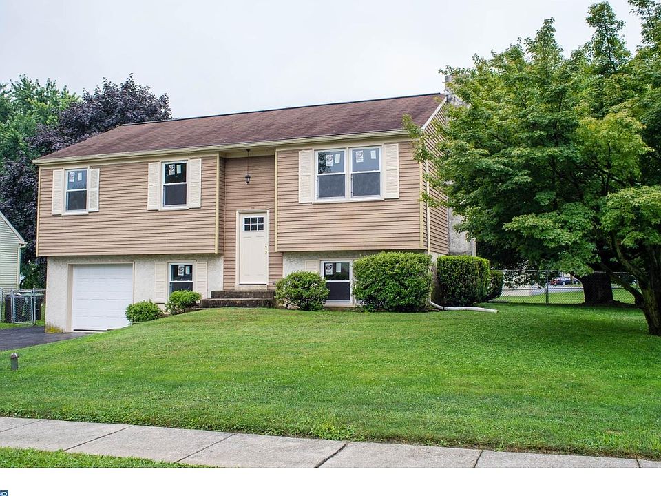 1st image of 206 Meadow Dr