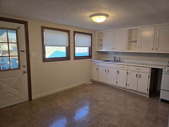 3rd image of 5 Sea St #2