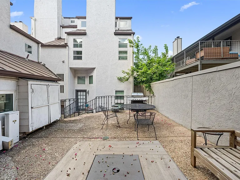 1500 Woodlawn Blvd #304 — Photo 28