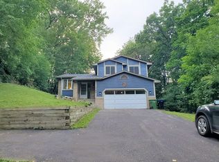 1765 Dale St N, Roseville, MN 55113