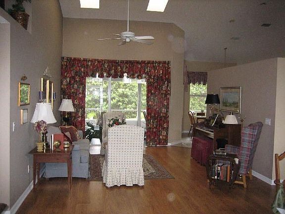 Living Room/Dining Room