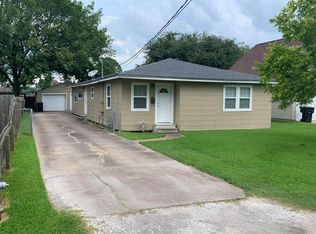 1512 Jackson Ave, Nederland, TX 77627