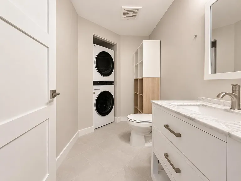 410 Evernia St #506 — Photo 7