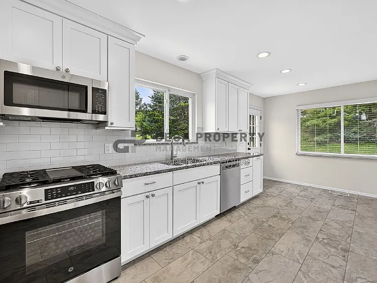 10327 Dorenshire Ct — Photo 15