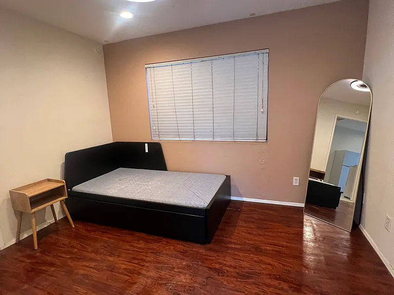 1513 N Catalina St #A — Photo 3