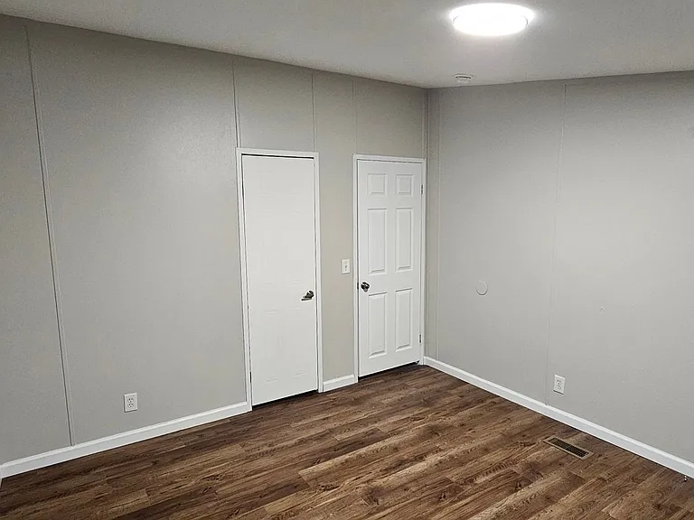 114 Pittman Rd — Photo 17