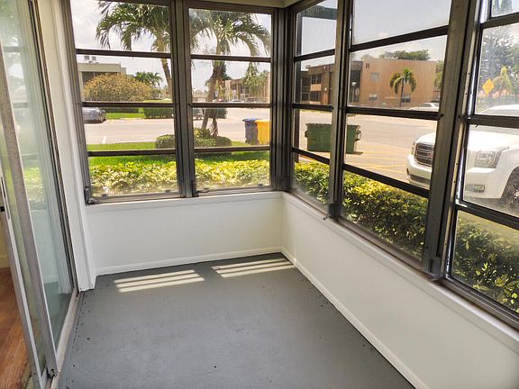 4th image of 648 Normandy Ln N #6480