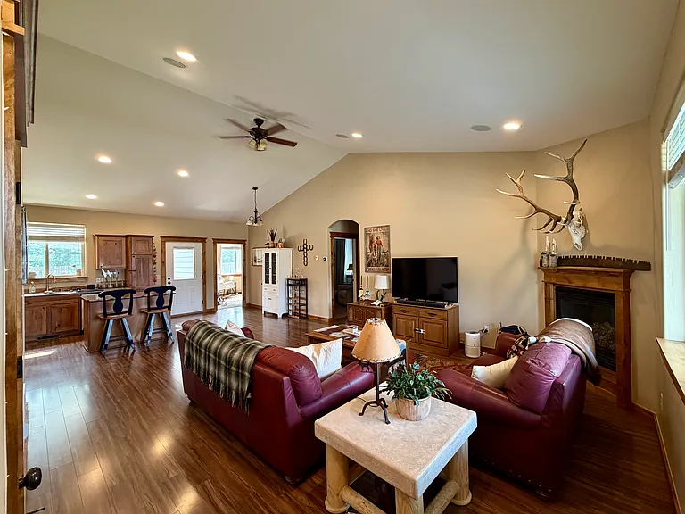 138 Timberview Cir — Photo 5