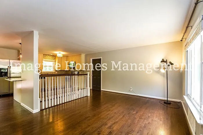 7922 Forest Rd — Photo 4