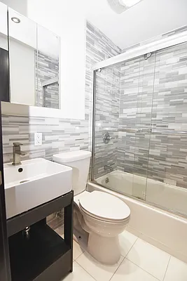 Rented by Bohemia Realty Group | media 36