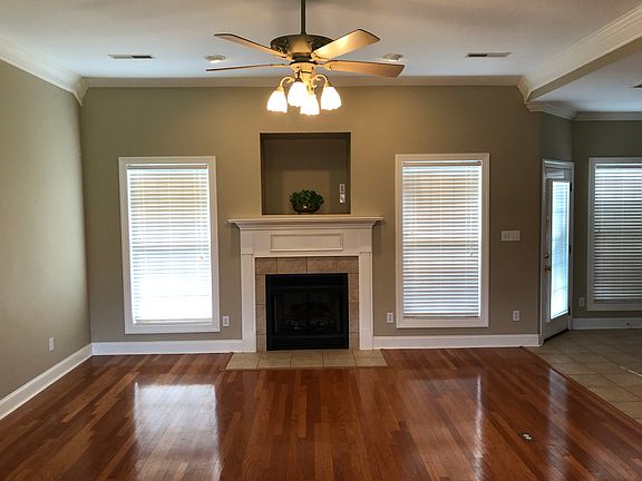 Family room / fireplace