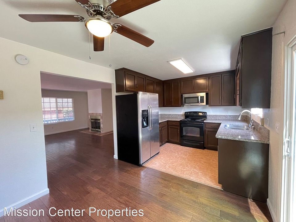 1st image of 685 Sea Vale St Unit B