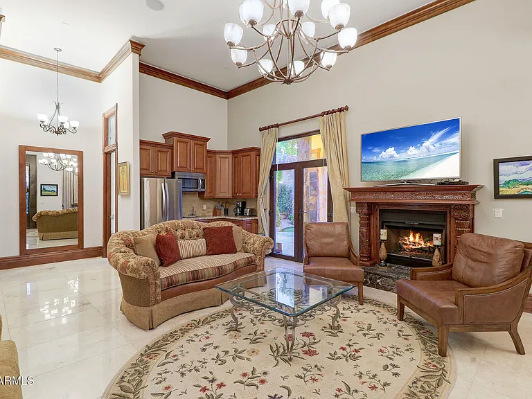 10620 N Miller Rd — Photo 40