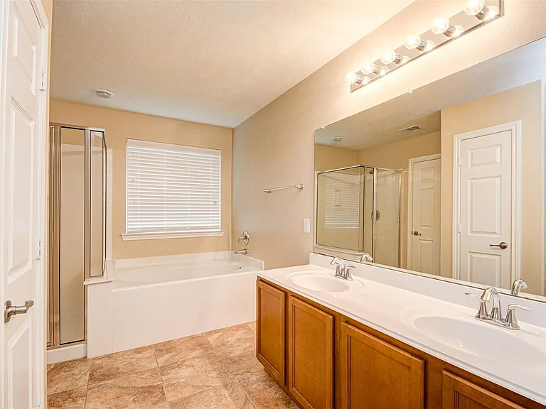 23 Fairlee Ct — Photo 35