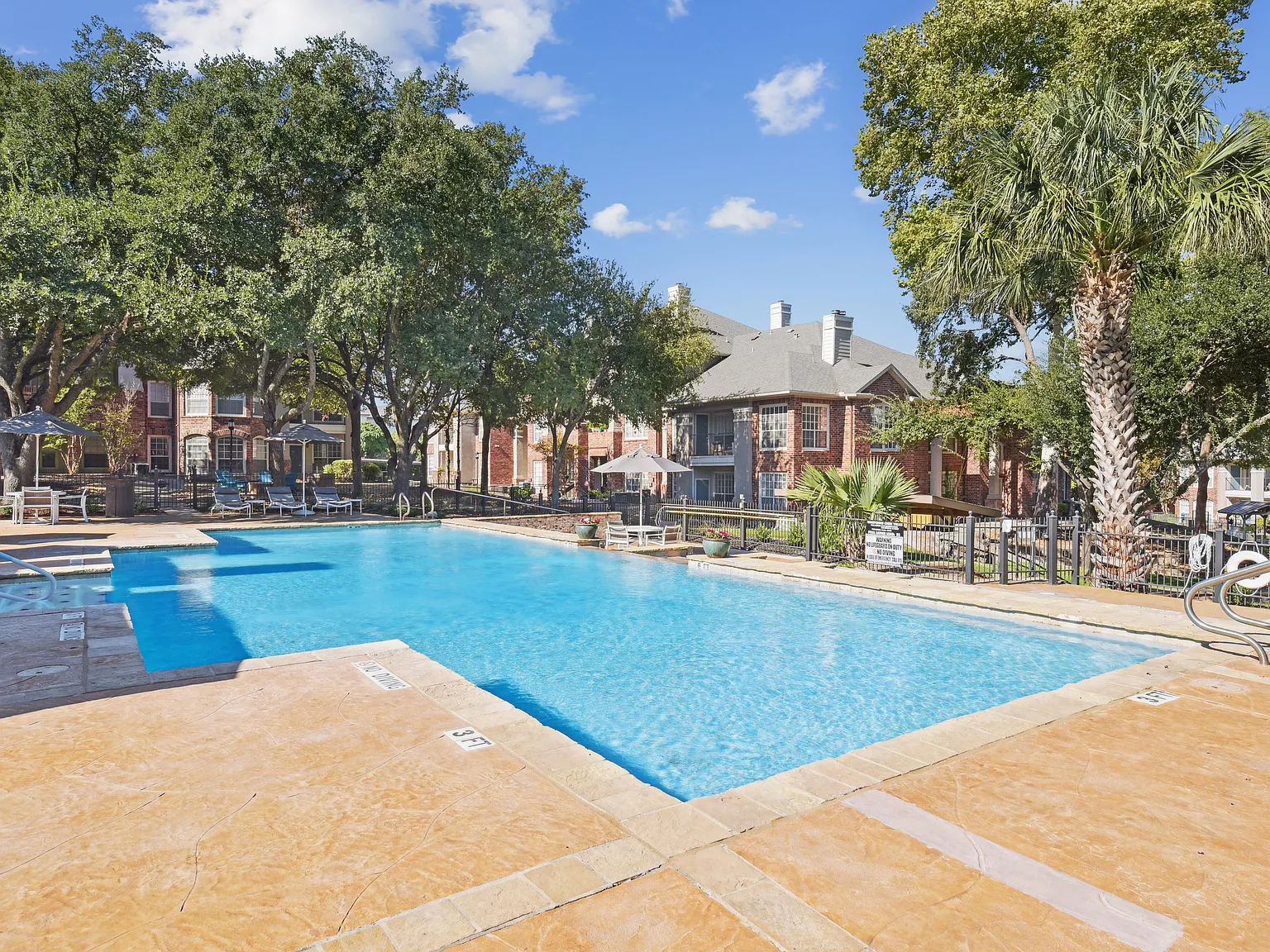 Whispering Creek Villas Apartment Homes — Photo 3