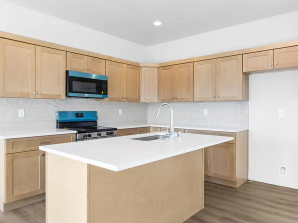 7563 Grapevine Ct, West Richland, WA 99353
