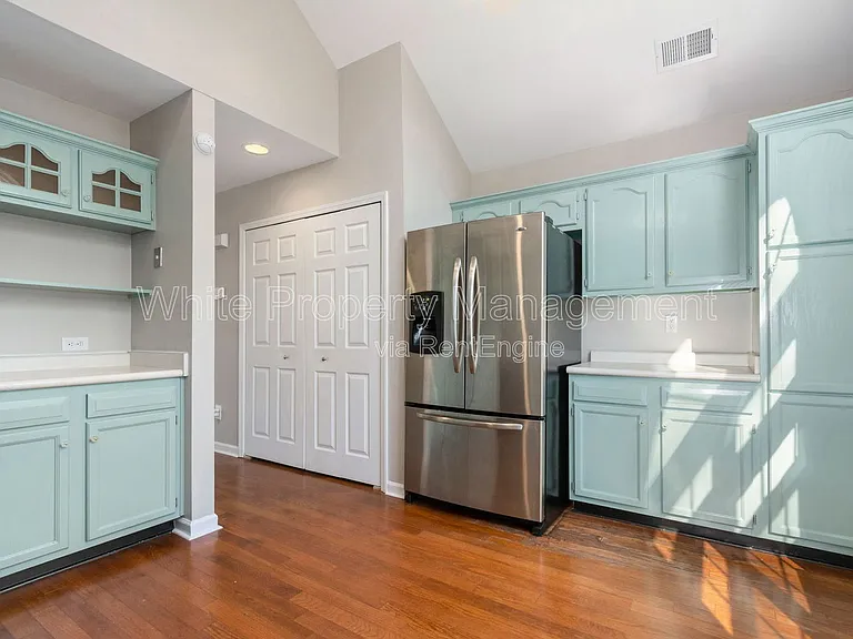 8401 Southgate Commons Dr — Photo 8