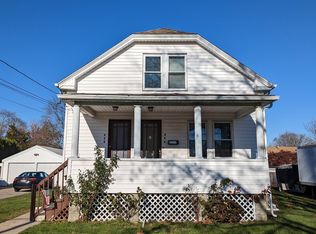 220 Norton St, Riverside, RI 02915