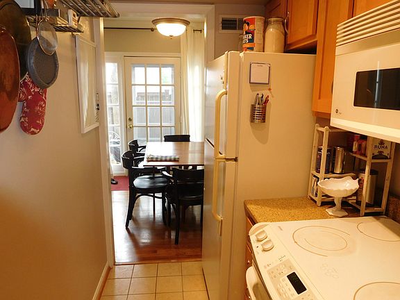 3rd image of 103 King Henry Ct