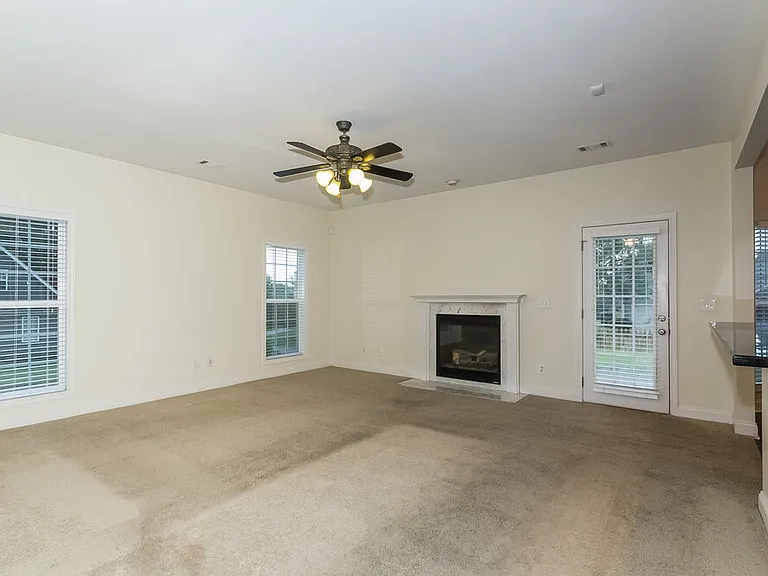 122 The Blvd — Photo 2