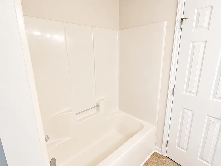 225 Harvester Dr — Photo 10
