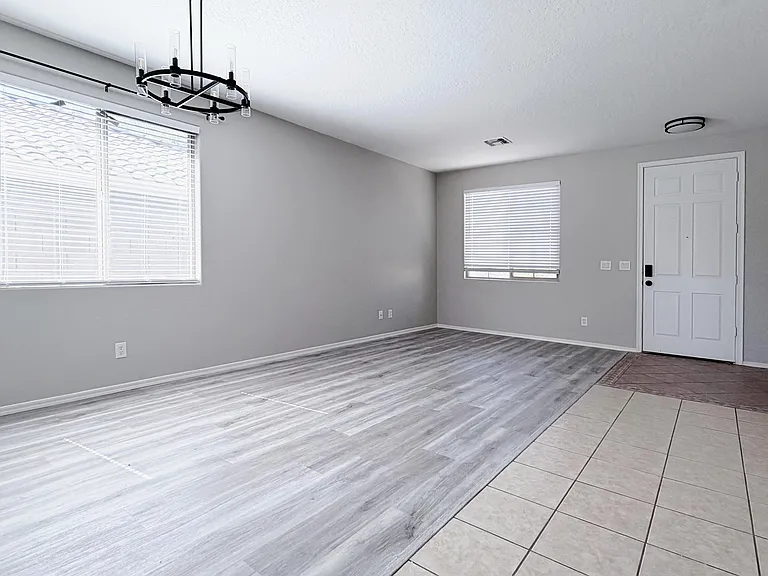 2499 W Lewis And Clark Trl — Photo 5