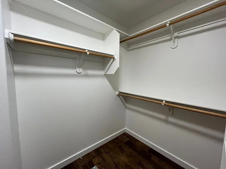 225 W Dartmouth St — Photo 16