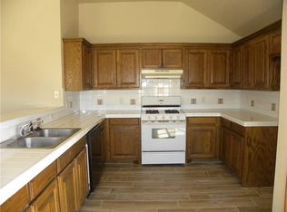 11140 SW 6th St, Yukon, OK 73099