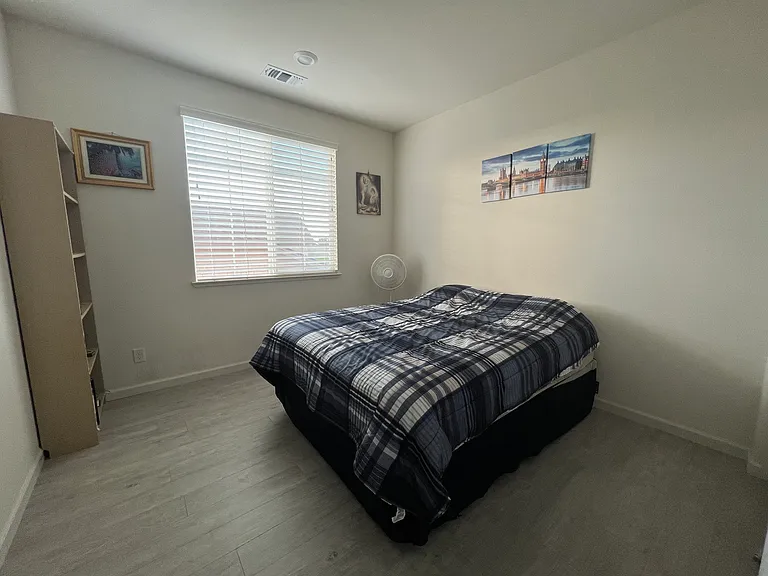 upstairs bedroom 2