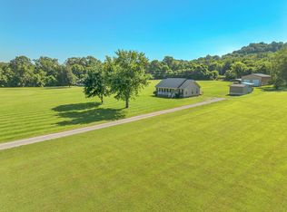 3729 Jimmy Gray Robinson Rd, Williamsport, TN 38487