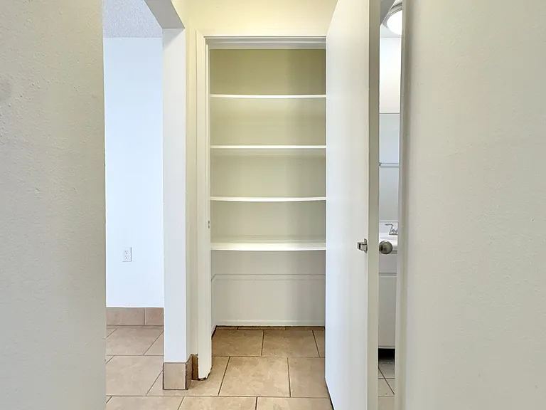 1226 E 7th St #15 — Photo 8
