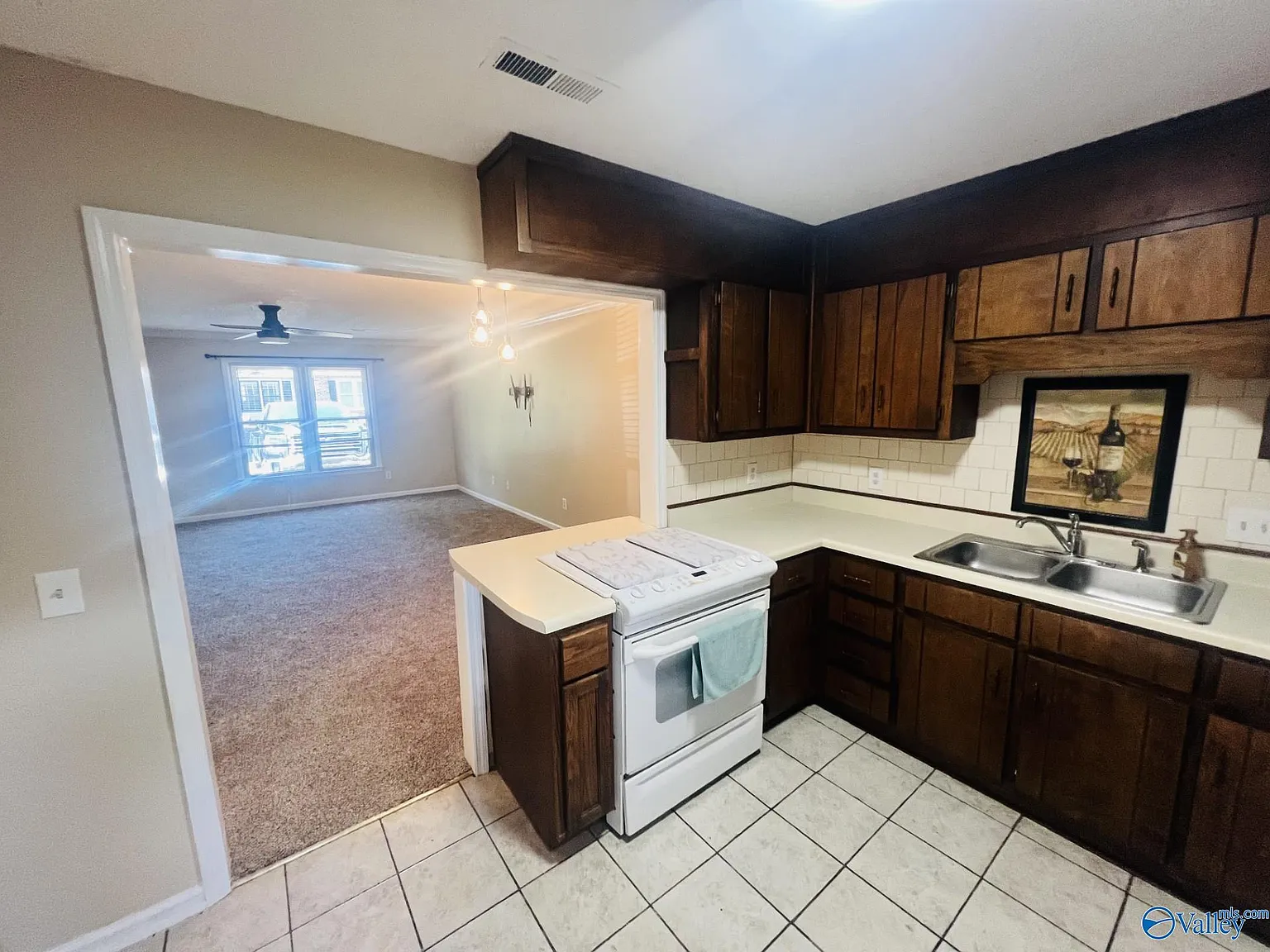 2 bed, 2.0 bath, 1028 sqft, $1,295 — Photo 4
