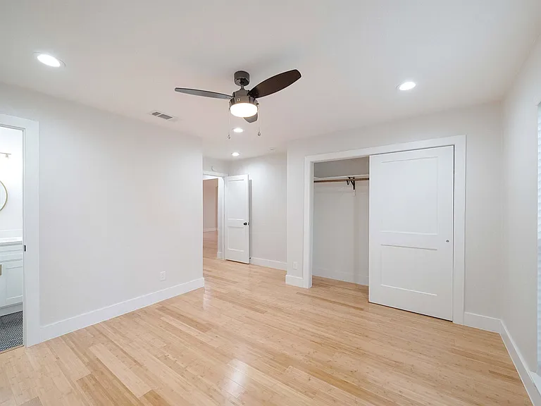 2515 Berkett Dr — Photo 40