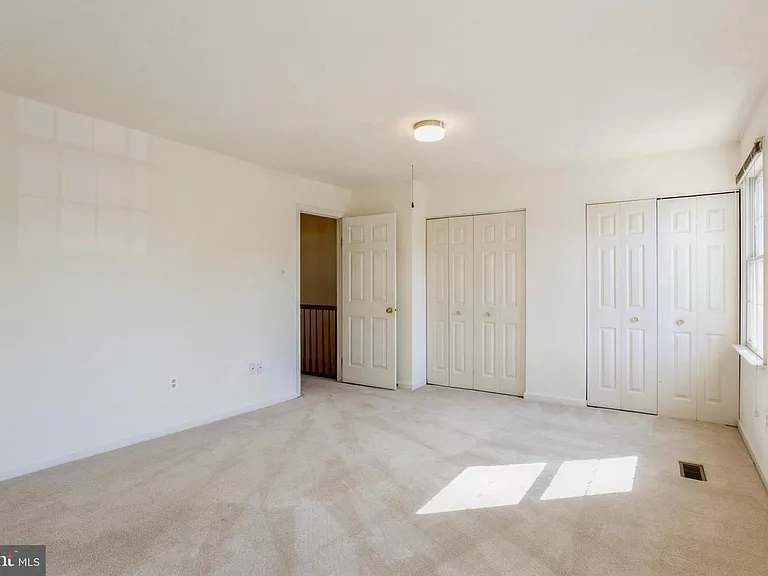 8 Tatler Pl — Photo 14