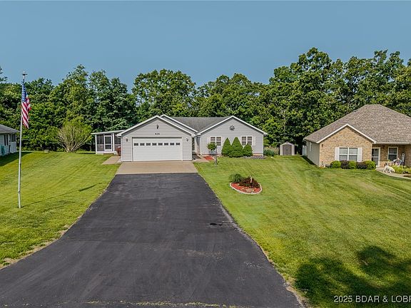 3rd image of 414 Nicklaus Dr