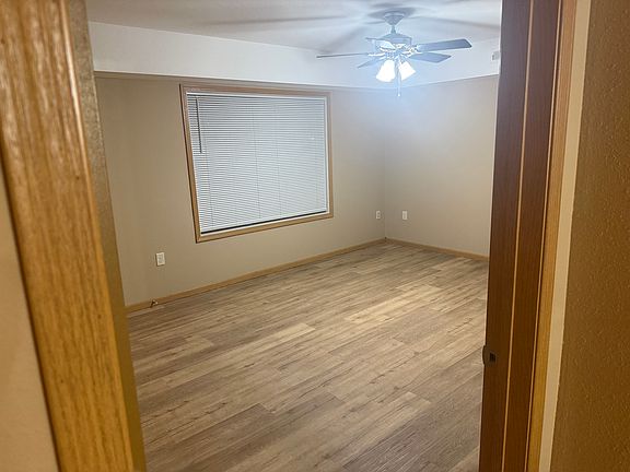 5th image of 1426 W Broadway St #207