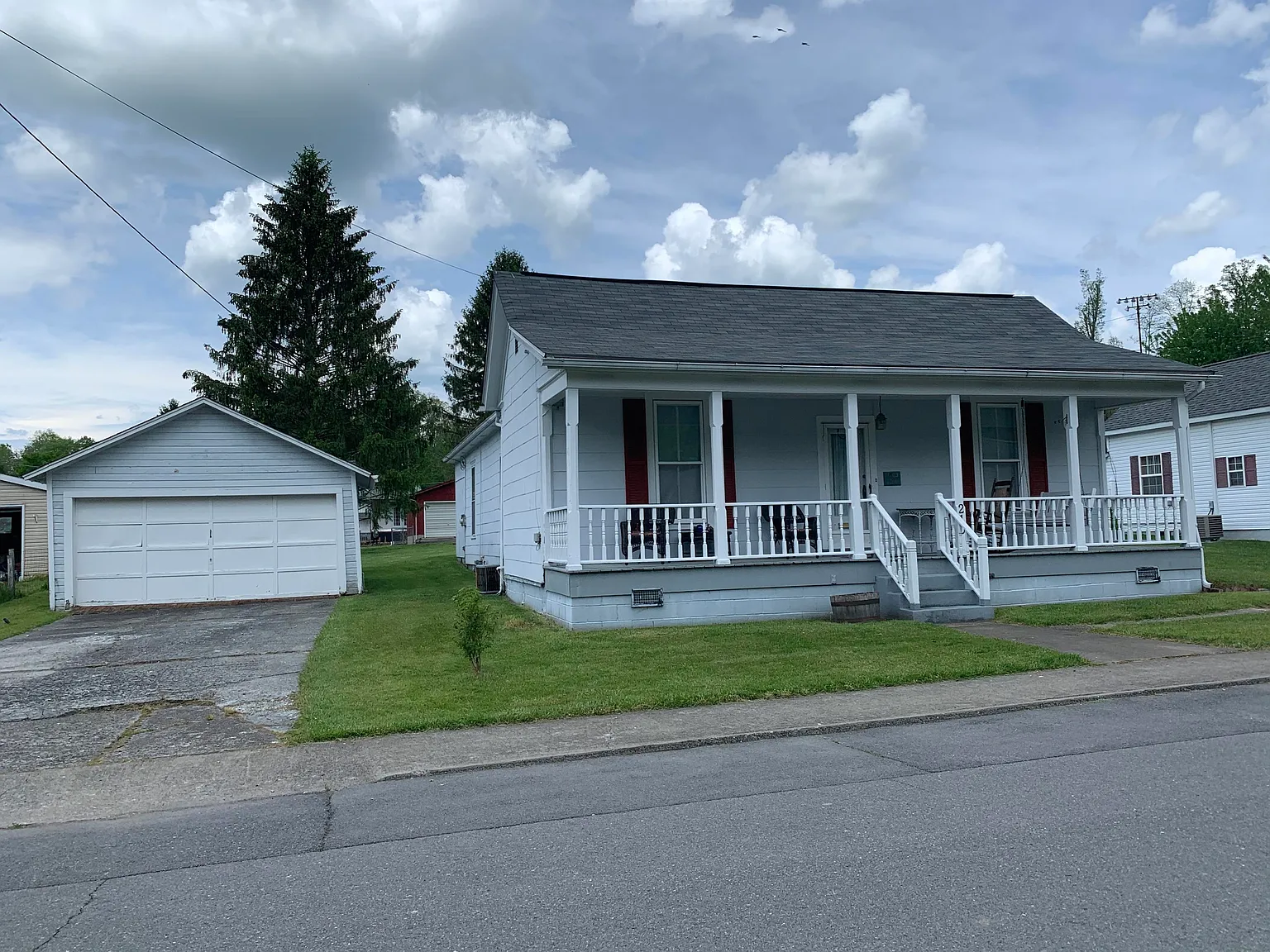 210 W Wiseman Ave photo 1