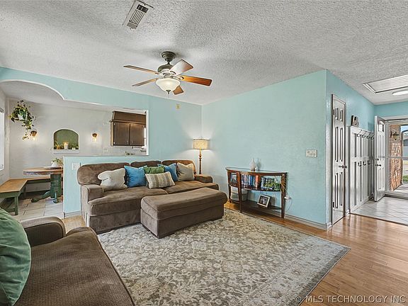 4th image of 1746 S Poplar Ave