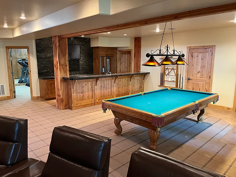 Lower level entertainment area