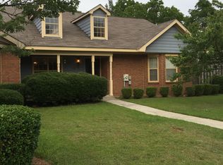 100 Jamestown Dr, Warner Robins, GA 31088