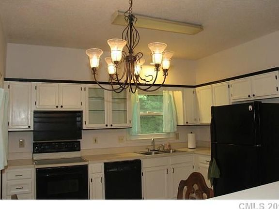4th image of 3612 Edmund Ct