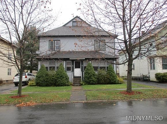 2nd image of 2022 Richardson Ave