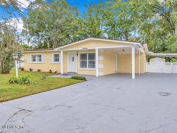 3rd image of 5204 DONCASTER Avenue