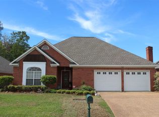 593 Spring Lake Dr, Pearl, MS 39208