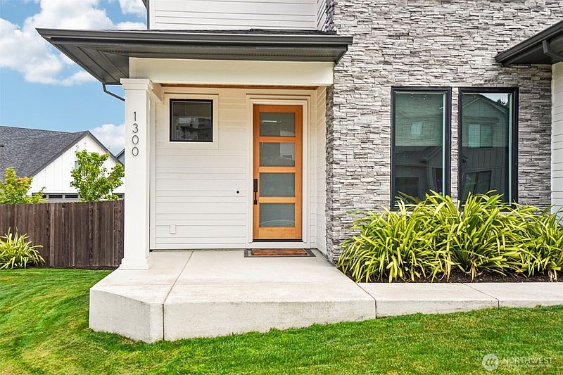 2nd image of 1300 S 41st Place